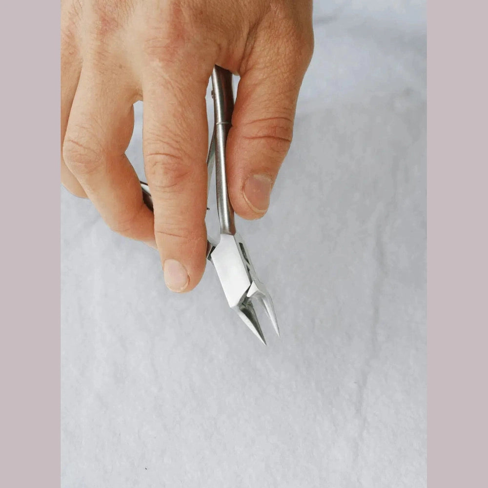 RUCK professional corner nippers for removing ingrown nail parts – view 2