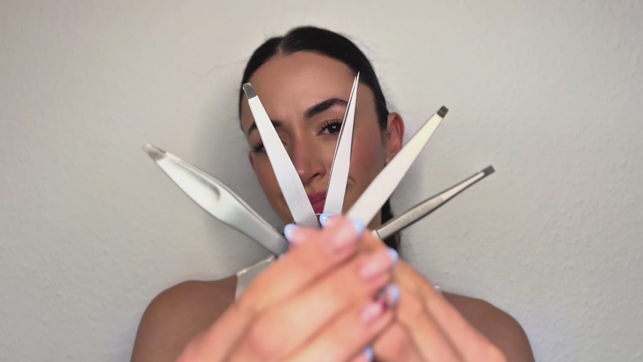 Produktvideo: Pinzetten aus rostfreiem Edelstahl in der Anwendung